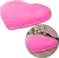 Tapis peluche rose en forme de cœur 40x50 cm