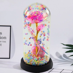 Rose éternelle sous cloche avec éclairage LED – rose avec petit cœur et billes colorées