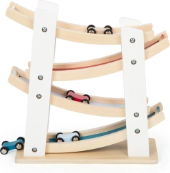 Piste de course en cascade en bois