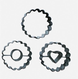 Set d’emporte-pièces en acier inoxydable pour biscuits – rond cranté, 3 pcs