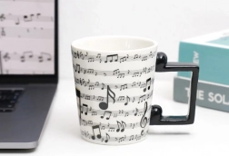 tasse en céramique à motif musical