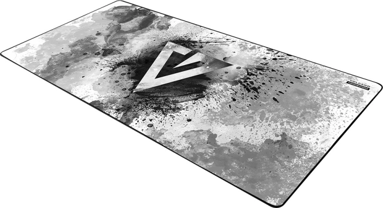 Immense surface pour clavier et souris