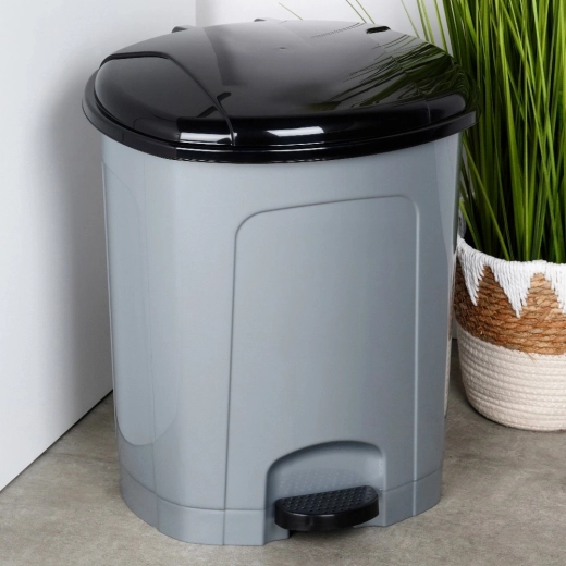 Construction en plastique résistante et légère