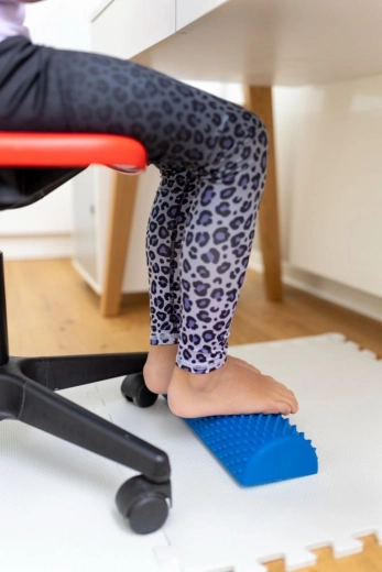 Massage des pieds et meilleure posture assise au bureau