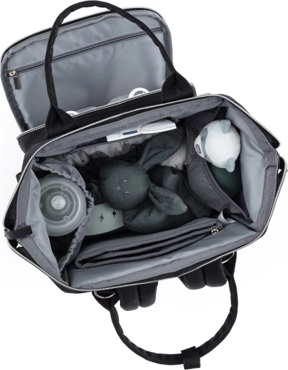 Accès rapide grâce à la large ouverture et au zip dorsal