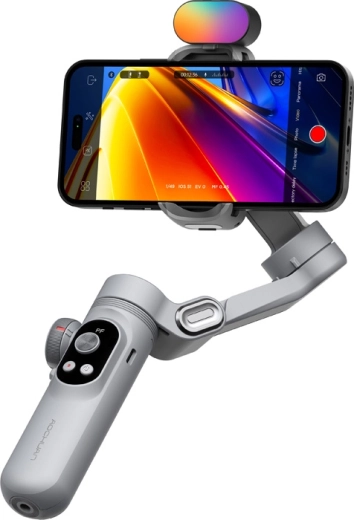 Lumière RGB et écran OLED pour un contrôle total