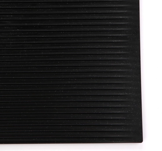 Surface rainurée antidérapante