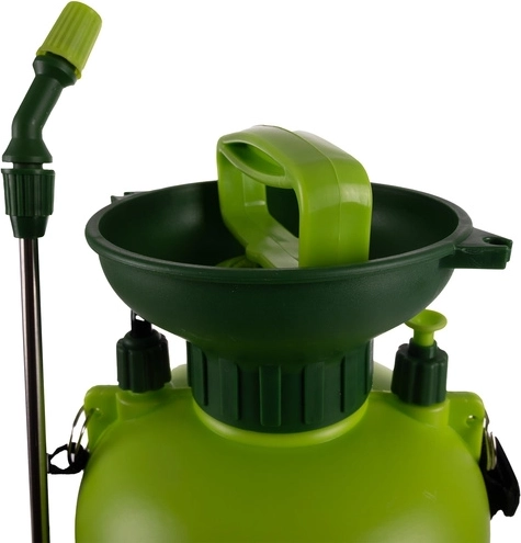 Capacité de 5 litres et remplissage facile