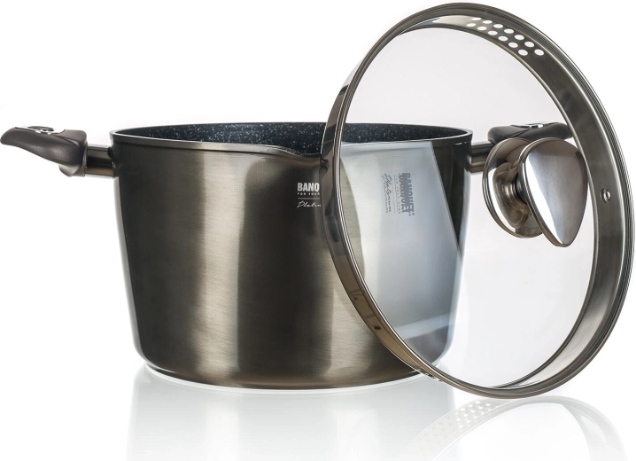 Bec verseur pratique et couvercle en verre