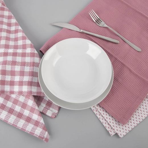 Un décor rose qui rend la cuisine plus chaleureuse
