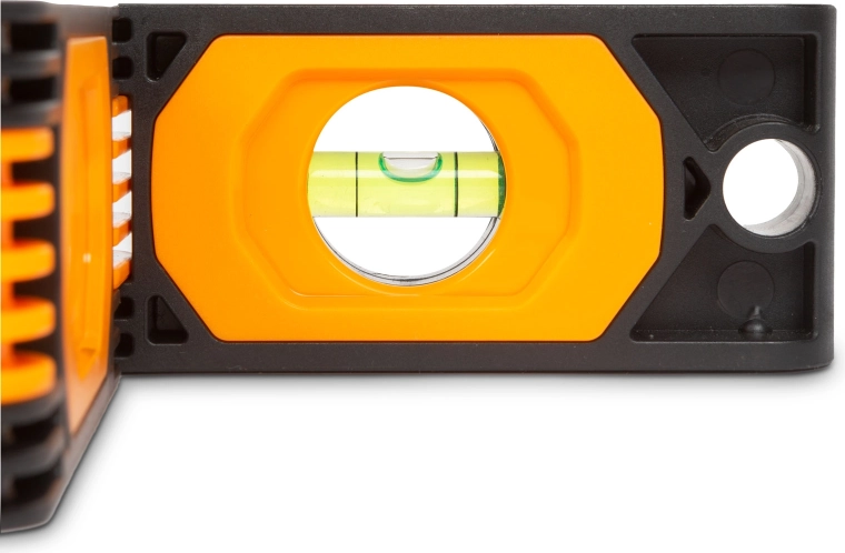 Quatre fioles calibrées