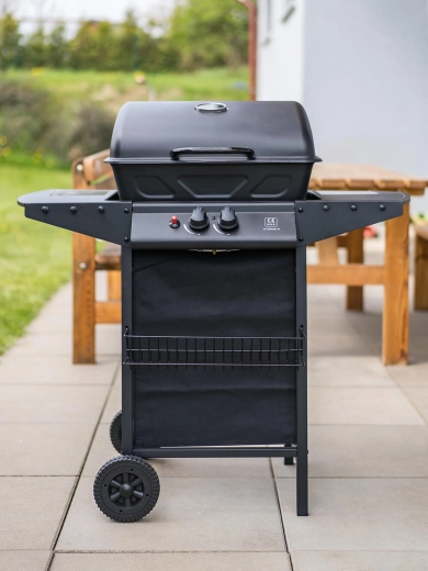 Commodité de préparation : étagères, crochets et panier