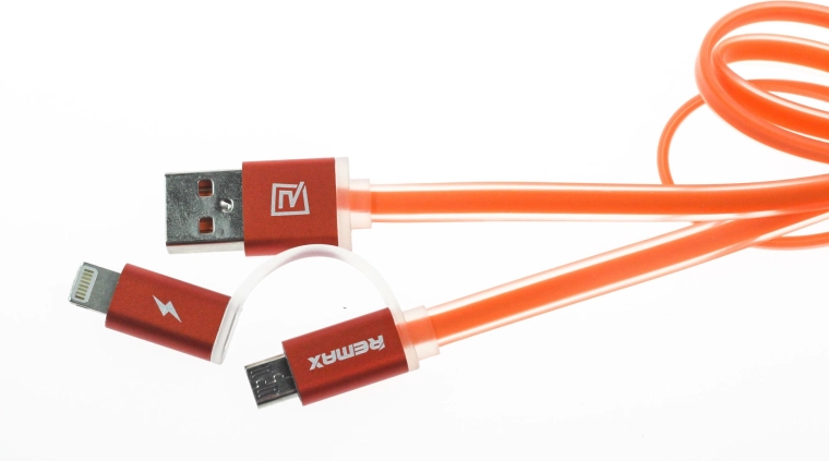 Deux connecteurs en un : Lightning et micro‑USB