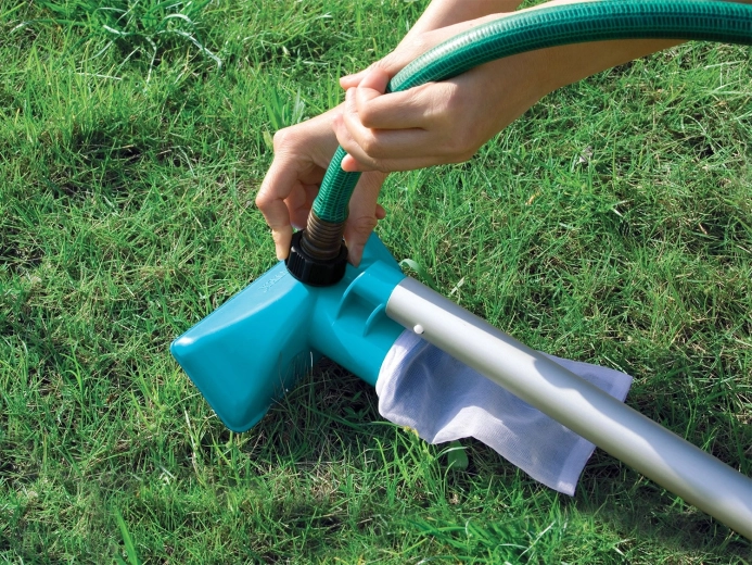 Aspirateur de fond pour tuyau d’arrosage