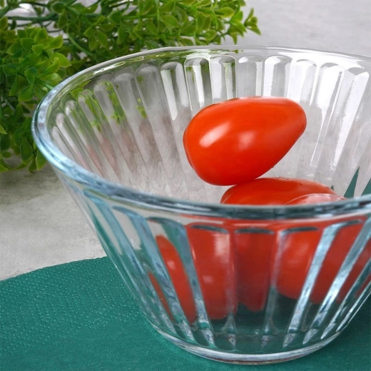 Verre côtelé élégant