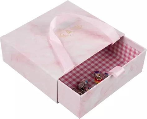 Boîte pratique pour le rangement et les déplacements