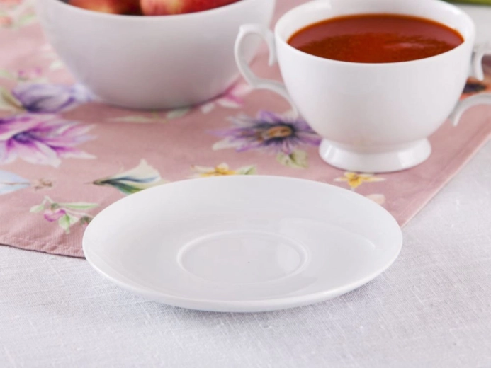Porcelaine blanche élégante à haute brillance