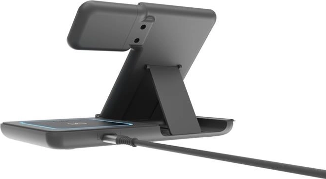 Téléphone sur support pour un visionnage confortable