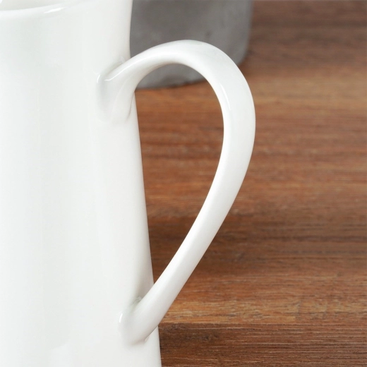 Prise en main confortable grâce à l’anse ergonomique