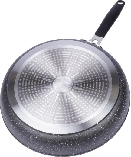 Compatible avec tous les types de plaques, y compris l’induction