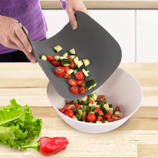 Planche flexible pour transvaser facilement