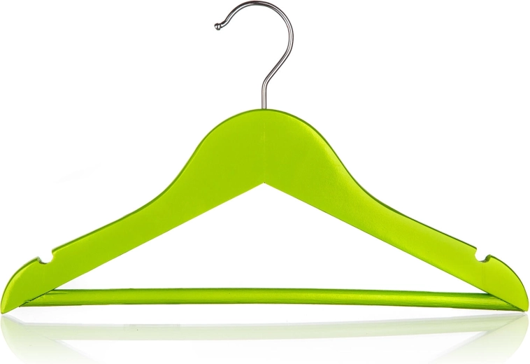 Bois robuste et vernis lisse