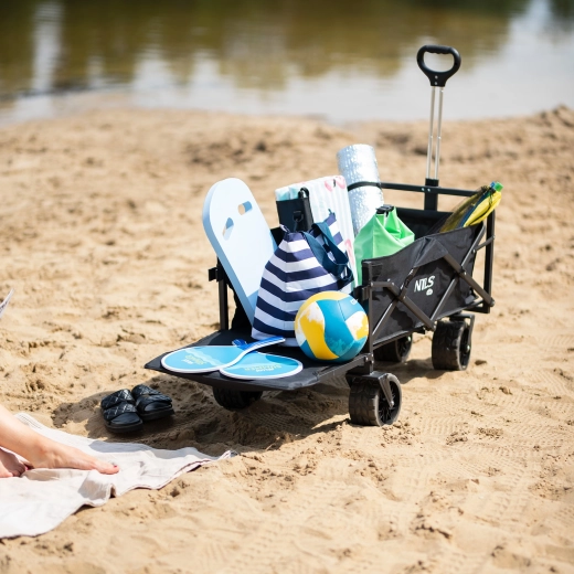 Conduite fluide même sur le sable grâce aux larges roues de 7"