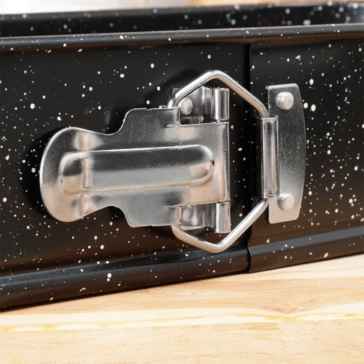 Bord ouvrant pour un démoulage facile