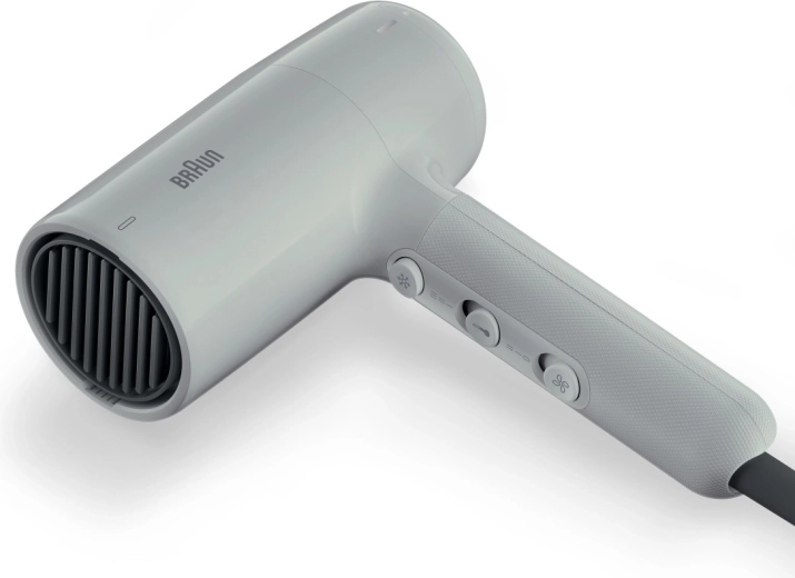 Puissance 2100 W et prise en main confortable