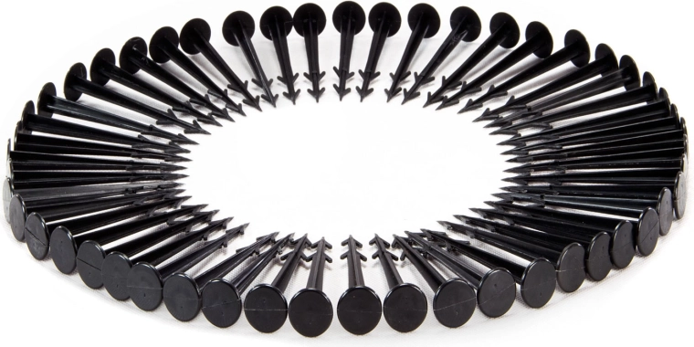 Ancrage solide grâce à 100 piquets inclus