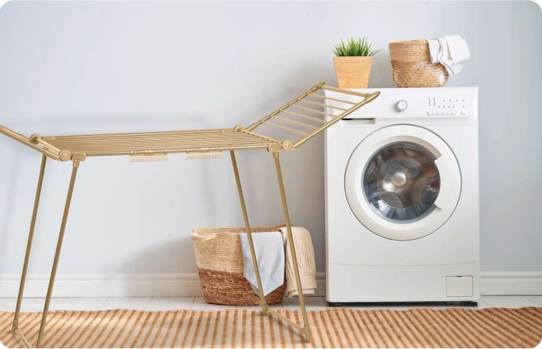 Structure métallique stable avec finition dorée