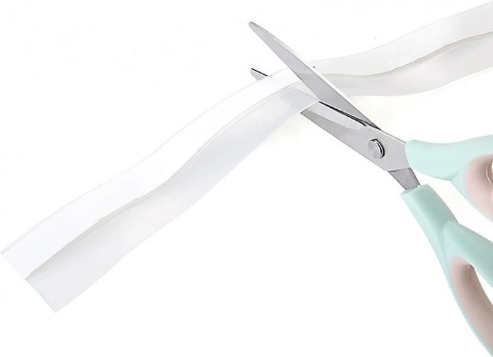 Installation autocollante facile sans outils