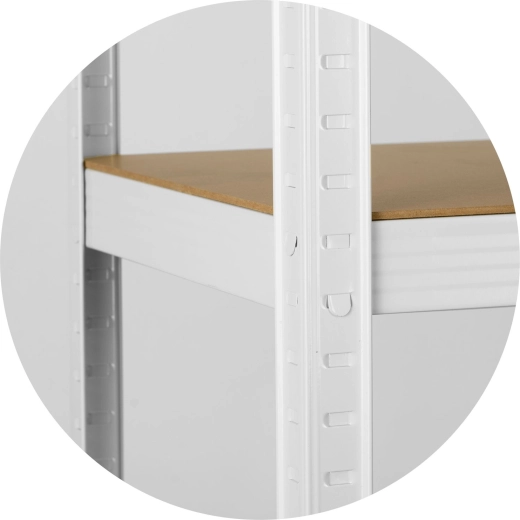 Hauteur des tablettes réglable par pas de 40 mm