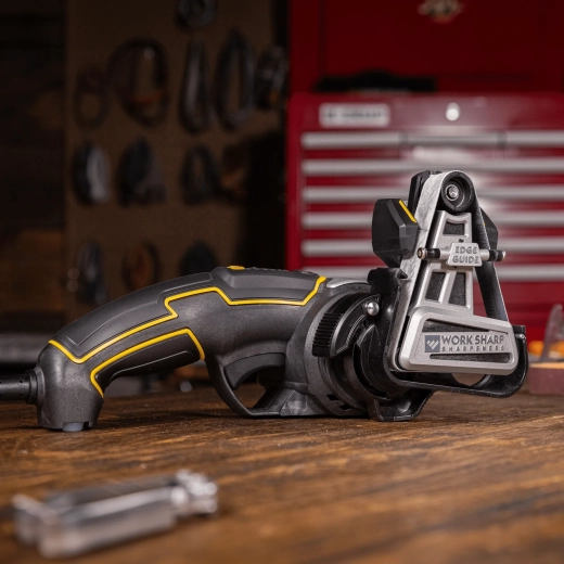 Bandes abrasives flexibles pour un tranchant parfaitement lisse