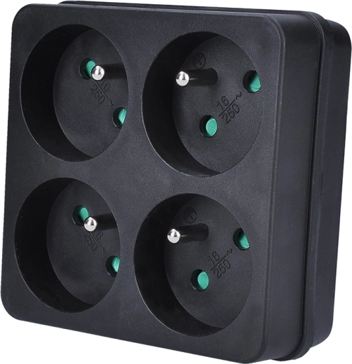 4 prises dans un format compact
