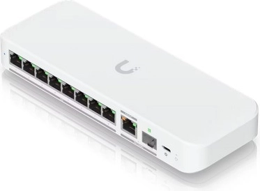 Uplink 10Gb (RJ45/SFP+) pour le backbone du réseau