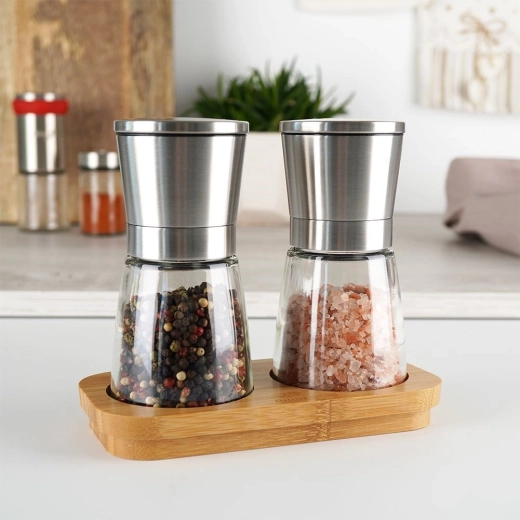 Combinaison élégante de verre et d’inox