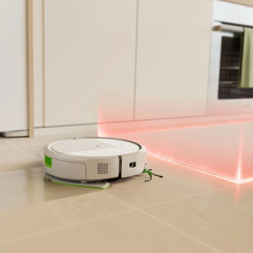 Nettoyage minutieux le long des murs et dans les coins