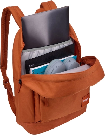 Rangement sûr de l’ordinateur portable et espace bien organisé