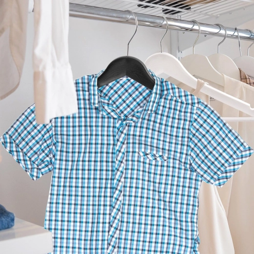 Crochet métallique pivotant pour une suspension facile