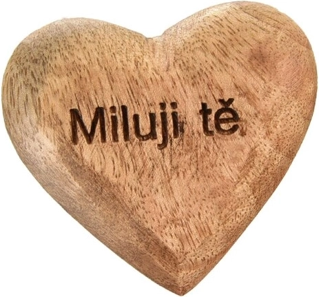 Cœur mango avec l’inscription « Je t’aime »