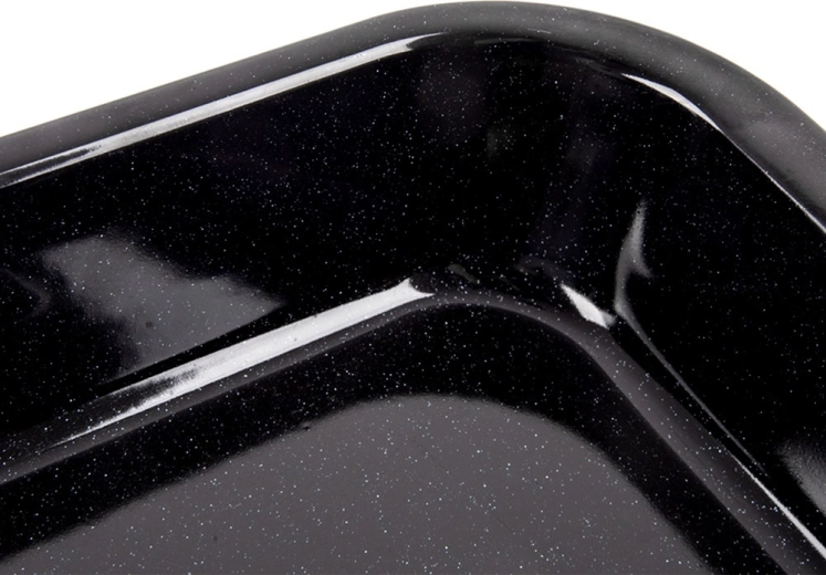 Bords hauts pour une cuisson juteuse