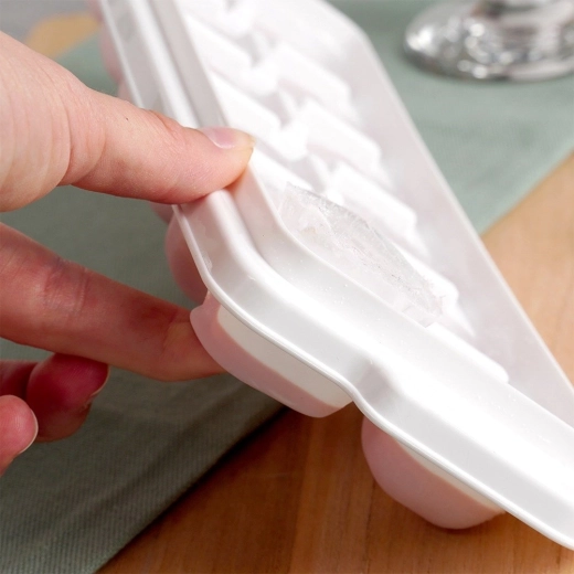 Démoulage facile grâce au fond souple