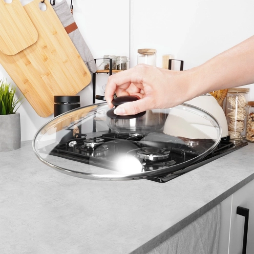 Rebord en inox résistant et prise sûre