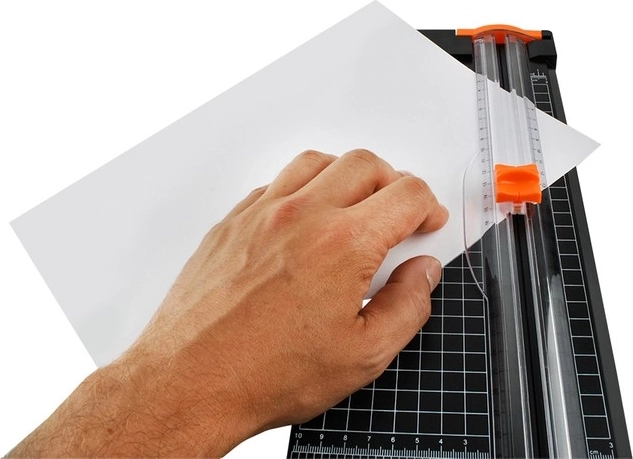 Couteau coulissant sécurisé pour une coupe nette