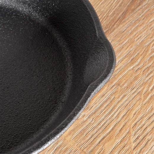 Deux becs verseurs pour un service facile