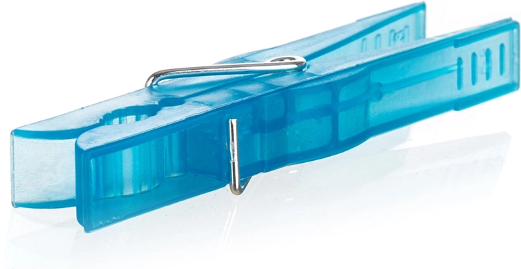 Prise ferme grâce au ressort métallique