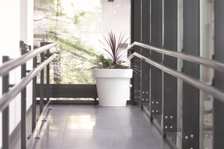 Adapté à l’intérieur comme à l’extérieur