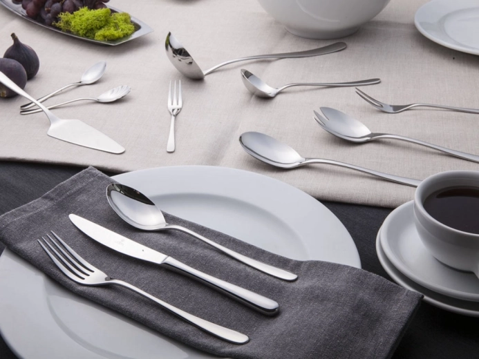Élégance polie pour une table de fête
