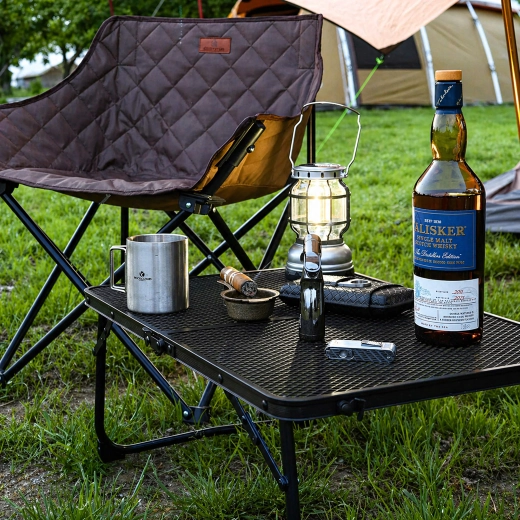 Surface d’appoint pratique au camping